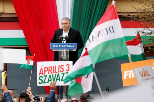Čtvrté vítězství v řadě slaví Viktor Orbán,  stane se nejdéle sloužícím premiérem v Evropě | foto: Bernadett Szabo,  Reuters