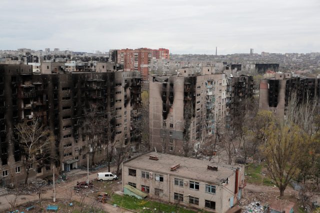 Zničený Mariupol | foto: Alexander Ermochenko,  Reuters
