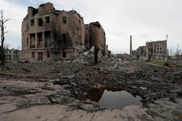 Zničené části Azovstalu vMariupolu | foto: Alexander Ermochenko,  Reuters