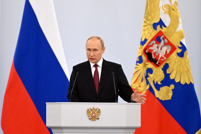 Ruský prezident Vladimir Putin během projevu k připojení čtveřice regionů Ukrajiny | foto: Sputnik/Gavriil Grigorov,  Reuters