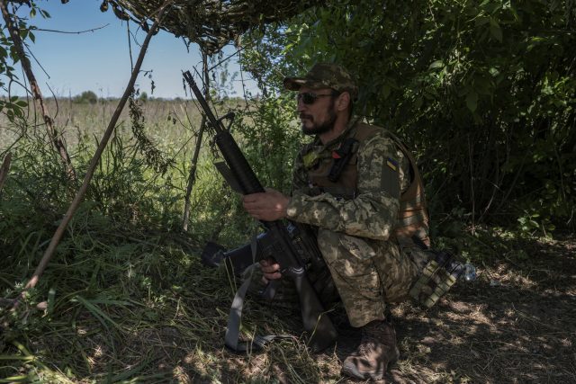 Je třeba Ukrajině zbraně dodávat a ne je jen slibovat | foto: Viacheslav Ratynskyi,  Reuters