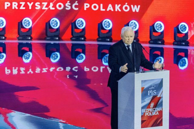 Jarosław Kaczyński během kampaně | foto: Grzegorz Celejewski/Agencja Wybo,  Reuters