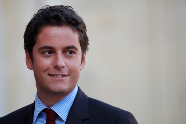 Novým francouzským premiérem bude dosavadní ministr školství Gabriel Attal | foto: Gonzalo Fuentes,  Reuters
