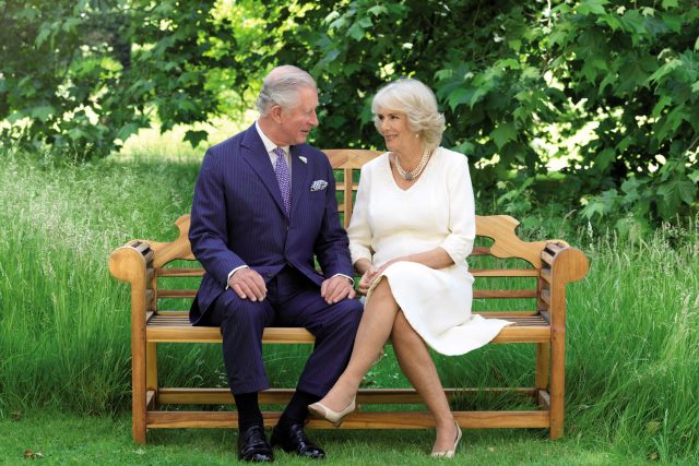 Princ Charles po boku své choti Camilly | foto:  www.royal.uk,  www.royal.uk