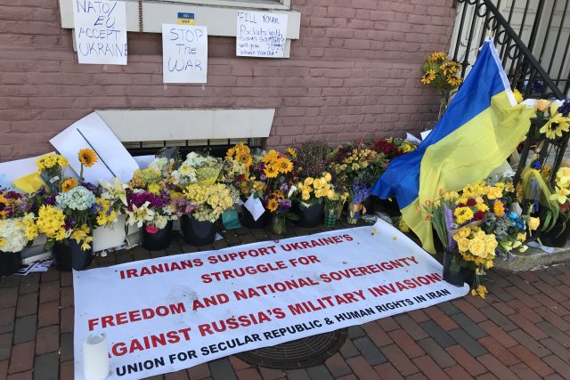 Pieta u budovy ukrajinského velvyslanectví v rezidenční čtvrti Georgetown jasná | foto: Jan Kaliba,  Český rozhlas