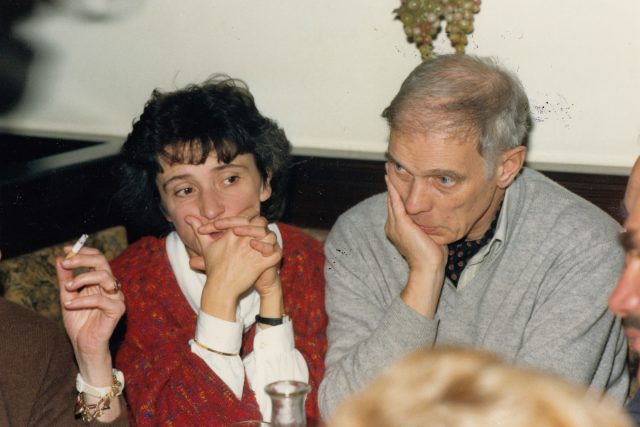 Helena Medková a Ivan Medek na setkání disidentu o historii. Listopad 1988,  hospoda Heuriger ve Vídni. | foto: Archiv Heleny Medkové