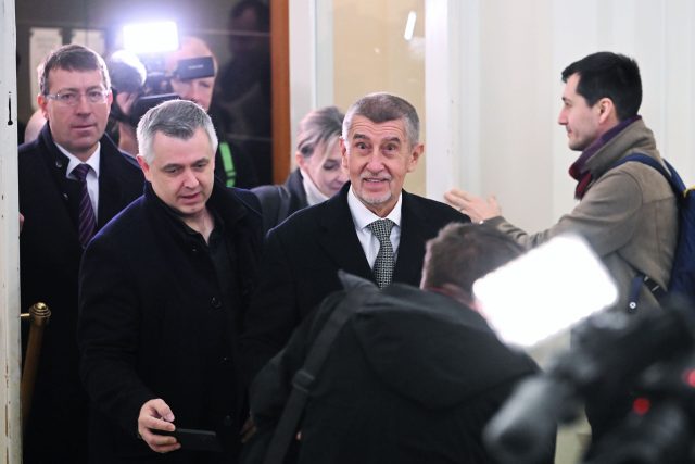 Andrej Babiš 14. února u soudu v kauze Čapí hnízdo | foto: René Volfík,  iROZHLAS.cz