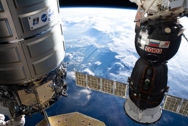 Mezinárodní vesmírná stanice  (ISS) nad Brazílií  (archivní foto) | foto: NASA