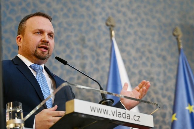 Místopředseda vlády a ministr práce a sociálních věcí Marian Jurečka  (KDU-ČSL) představil na tiskové konferenci důchodovou reformu | foto: René Volfík,  iROZHLAS.cz