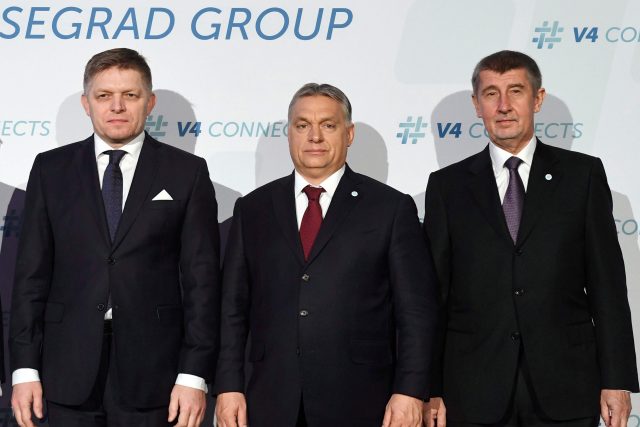 Robert Fico,  Viktor Orbán a Andrej Babiš | foto: Profimedia