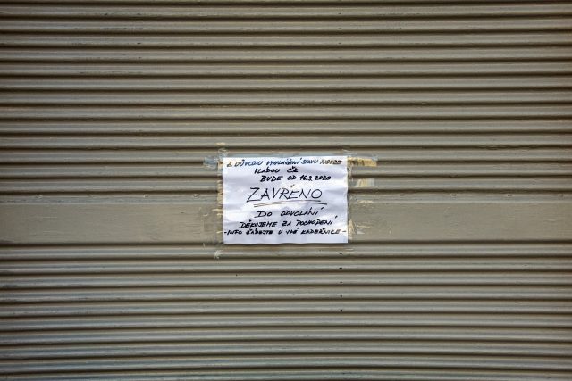 S výjimkou potravin,  lékáren či galanterií mají obchody zůstat zavřené do 1. dubna | foto: Michaela Danelová,  iROZHLAS.cz