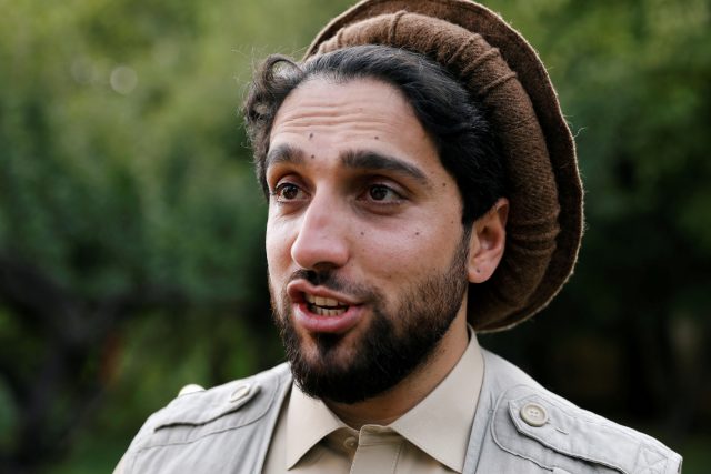 Syn legendárního politika a vojevůdce tádžického původu přezdívaného „Pandžšírský lev“ nyní stojí v čele protitálibánských sil | foto: Reuters
