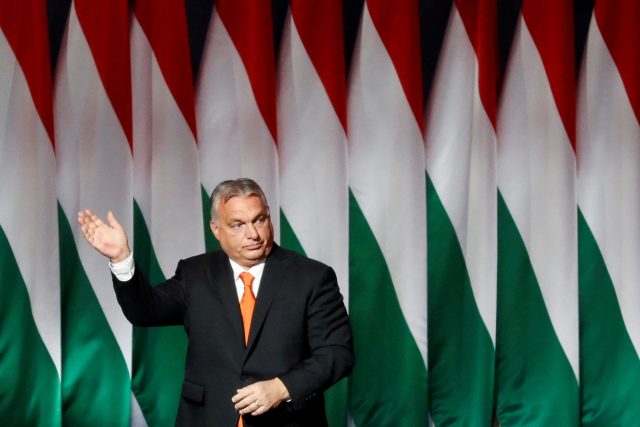 Maďarský premiér Viktor Orbán na kongresu strany Fidesz v listopadu 2021 | foto: Reuters
