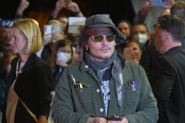 Do Karlových Varů přiletěl herec Johnny Depp. | foto: Slavomír Kubeš,  ČTK