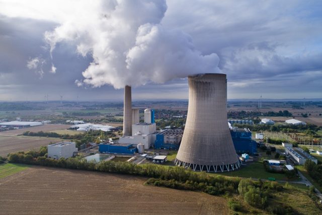 Černouhelná elektrárna Mehrum ve spolkové zemi Dolní Sasko | foto: Julian Stratenschulte/dpa/Alamy Live Ne,  Profimedia