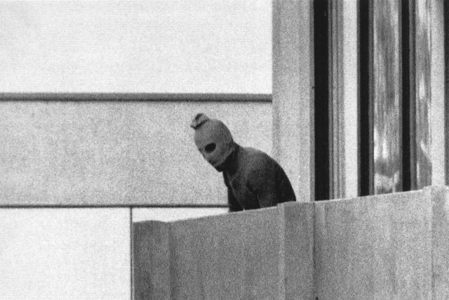 Člen teroristické skupiny,  jež má na svědomí masakr izraelských sportovců na olympijských hrách v Mnichově 1972 | foto: Kurt Strumpf,  AP