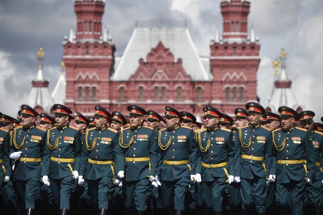Ruští vojáci na vojenské přehlídce ke Dni vítězství,  Rudé náměstí v Moskvě,  2022 | foto: Alexander Nemenov,  Profimedia