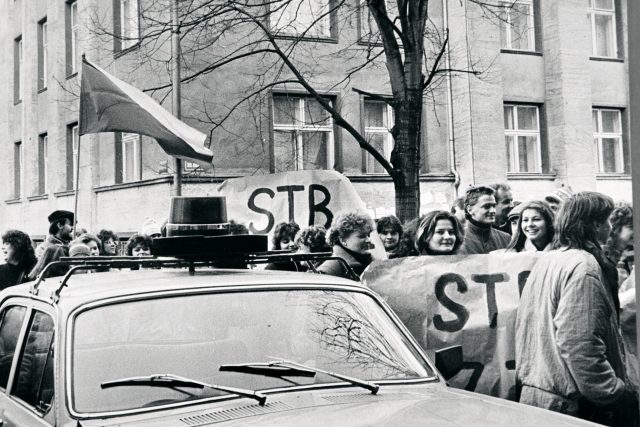 Odposlechy před listopadem 1989 ovládala KSČ a StB  (ilustrační foto) | foto: Pavel Danel,  Český rozhlas