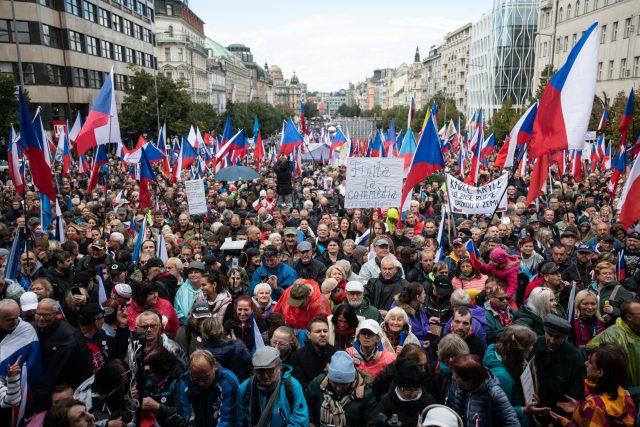 Protivládní demonstrace na Václavském náměstí. | foto: René Volfík,  iROZHLAS.cz