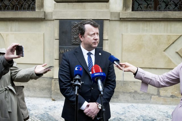 Měl by být podle vás Staněk odvolán z funkce ministra kultury?  | foto: Michaela Danelová,  iROZHLAS.cz