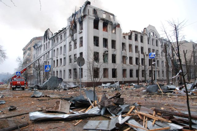 Národní univerzita v Charkově zasažená při ostřelování centra východoukrajinského města Charkov | foto: Reuters