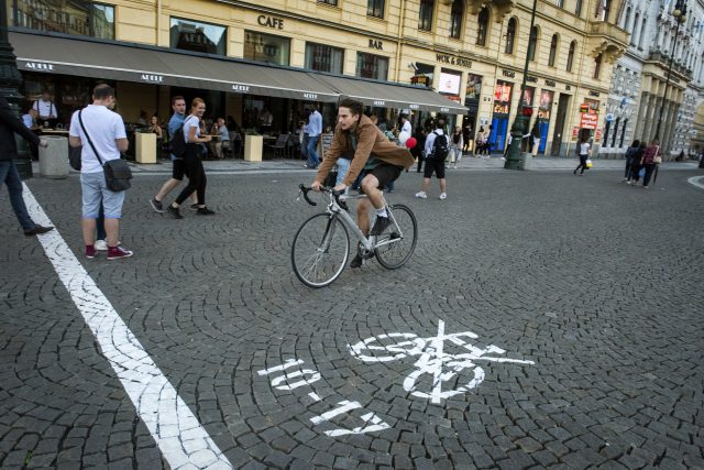 Zákaz jízdy na kole. | foto: Michaela Danelová,  iRozhlas