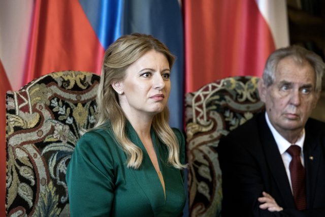 Slovenská prezidentka Zuzana Čaputová se na Hradě setkala s Milošem Zemanem | foto: Michaela Danelová,  iROZHLAS.cz