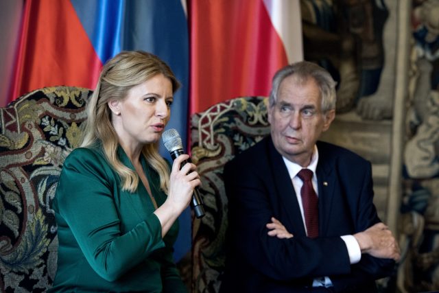 Slovenská prezidentka Zuzana Čaputová se na Hradě setkala s Milošem Zemanem | foto: Michaela Danelová,  iROZHLAS.cz
