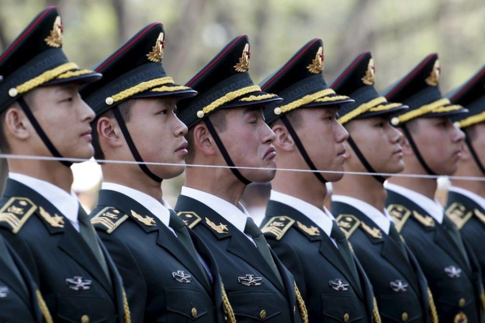 Čínští vojáci na přehlídce | foto: Reuters