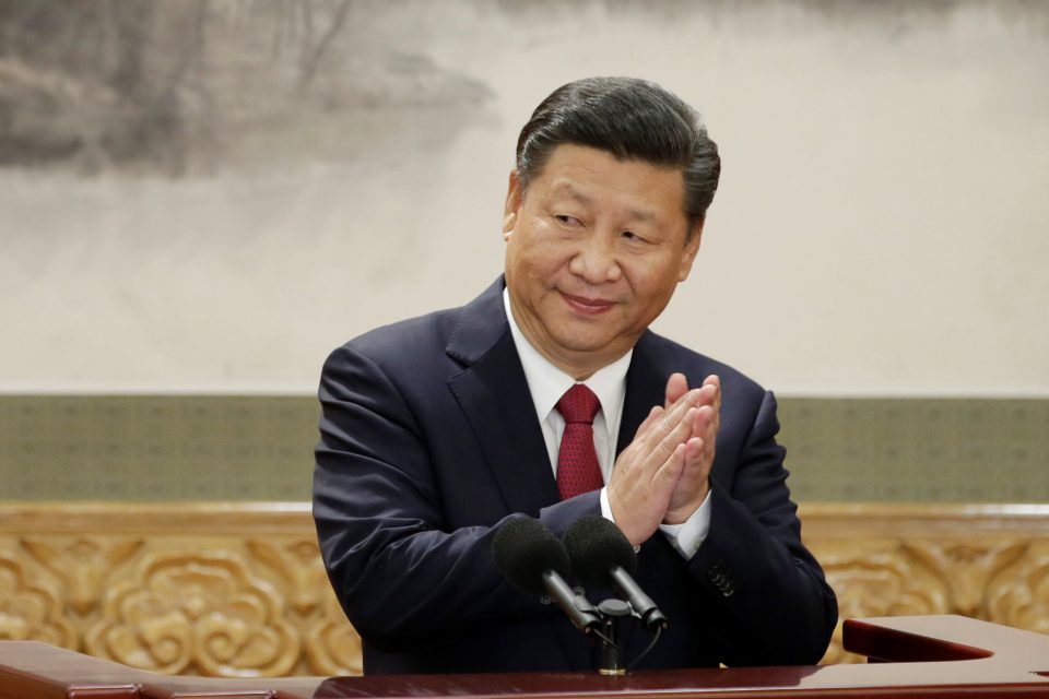 Potlesk pro Si Ťin-pchinga! Nejmocnější z mocných Číny utvrdil svoji moc.  | foto: Jason Lee,  Reuters