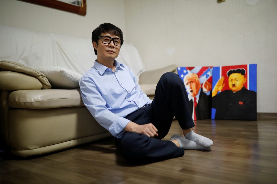 Severokorejský umělec Song Byeok | foto:  Kim Hong-Ji,  Reuters