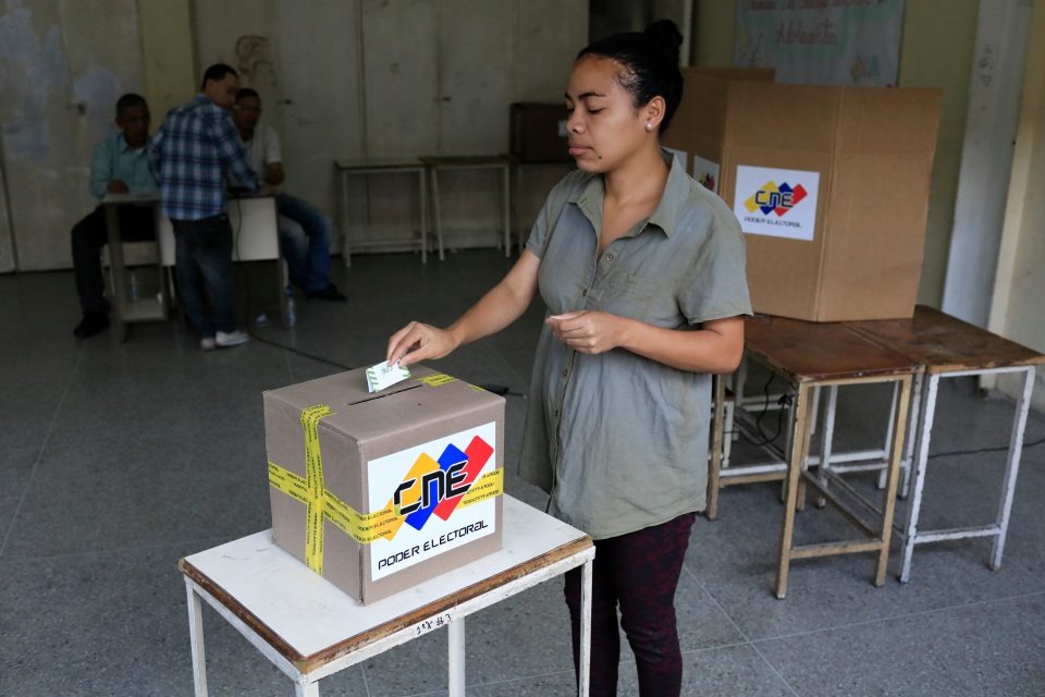 Prezidentské volby ve Venezuele | foto: Marco Bello,  Reuters