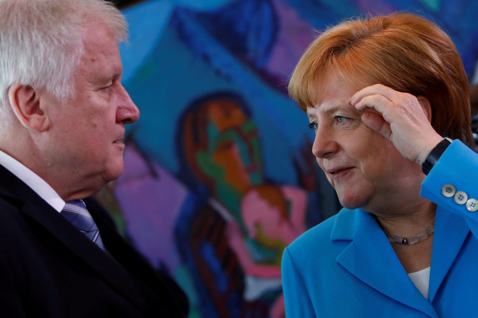 Ministr vnitra Horst Seehofer  (vlevo) a německá kancléřka Angela Merkelová | foto: Michele Tantussi,  Reuters