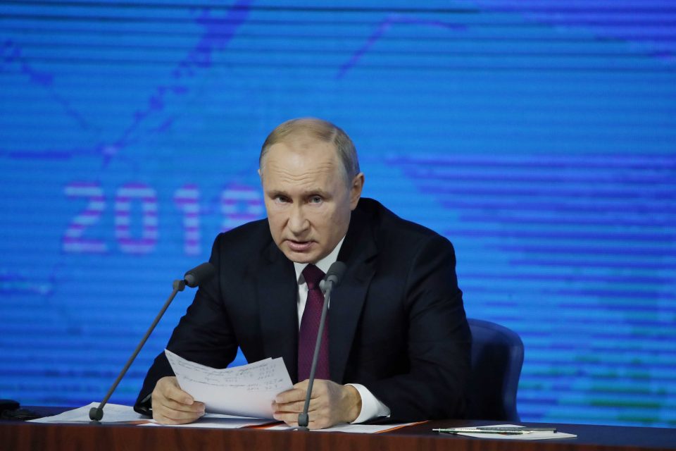 Ruský prezident Vladimir Putin během tiskové konference | foto: Maxim Shemetov,  Reuters