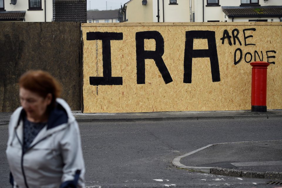 Skupině Nová IRA je přičítána odpovědnost za lednový výbuch auta v Londonderry,  při kterém nikdo nebyl zraněn  (ilustrační foto) | foto: Clodagh Kilcoyne,  Reuters