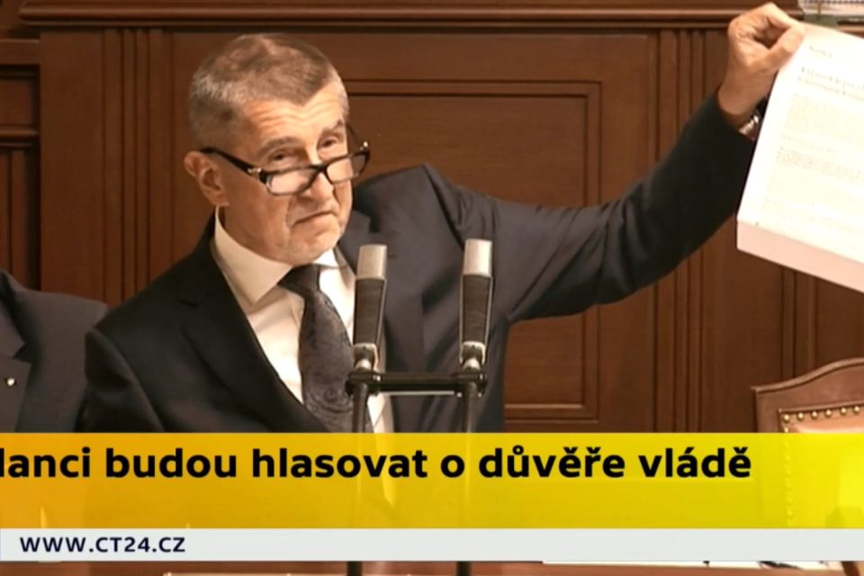 Premiér Andrej Babiš  (ANO) při jednání Poslanecké sněmovny o důvěře vládě | foto: Repro ČT24