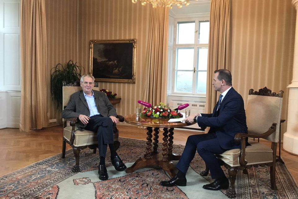 Prezident Miloš Zeman při natáčení pořadu TV s prezidentem televize Barrandov | foto: Pražský hrad