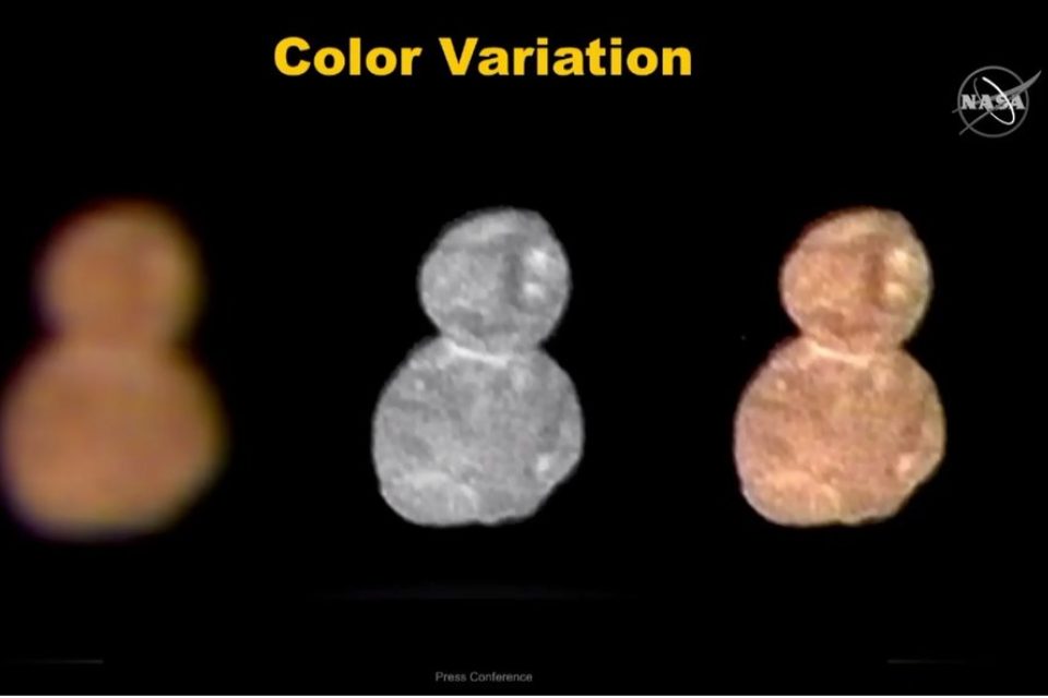 Planetka Ultima Thule v různých barevných variacích. Snímek pořídila sonda New Horizons  | foto: NASA