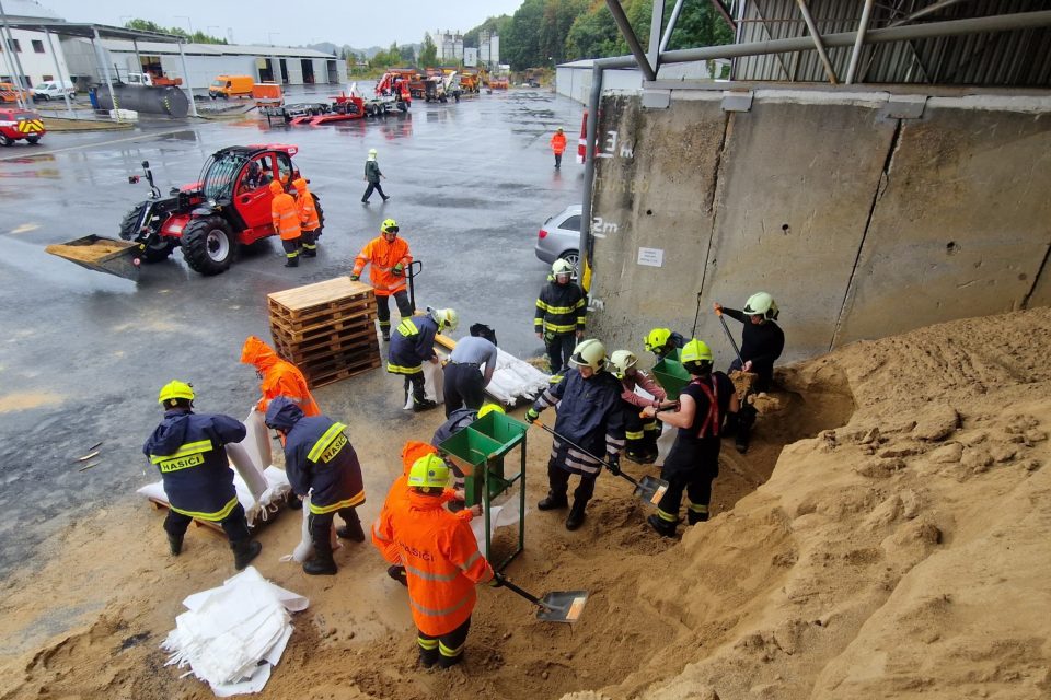 Hasiči se připravují na hrozící povodně | foto: HZS Olomouckého kraje