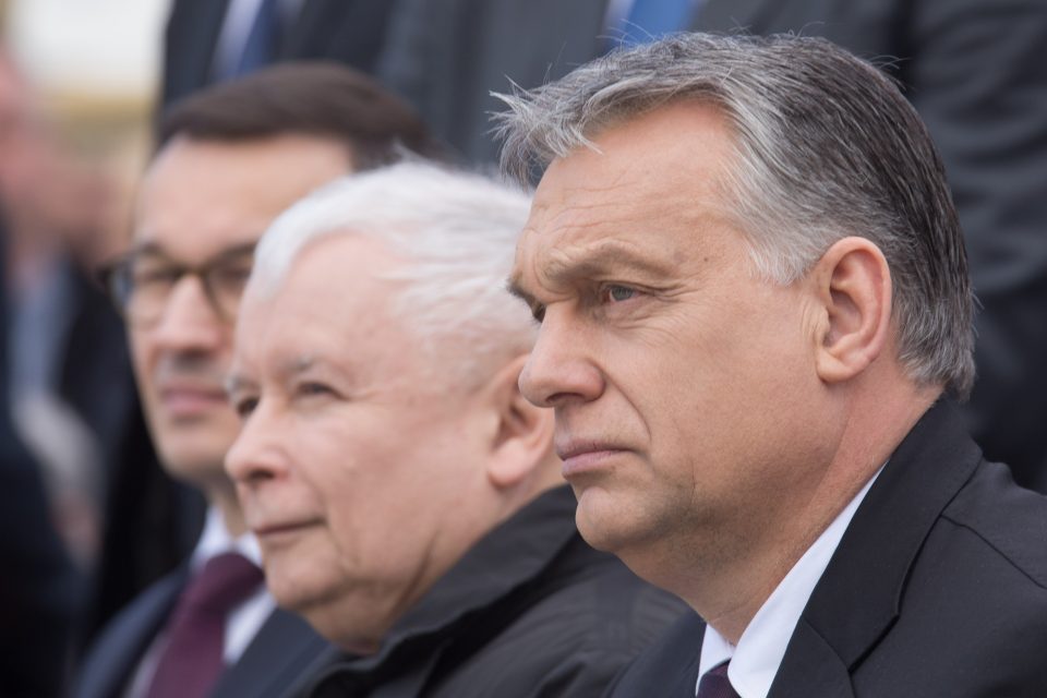 Předseda polské vládnoucí strany Jarosław Kaczyński a maďarský premiér Viktor Orbán | foto: Profimedia