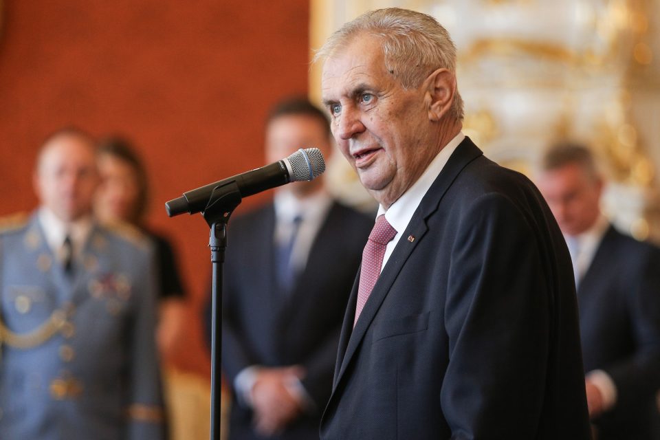 Prezident Miloš Zeman vyznamená prvorepublikového premiéra Antonína Švehlu | foto: EPA-EFE,  Profimedia