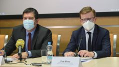 Ministr vnitra Jan Hamáček a Petr Mlsna, náměstek ministra pro řízení legislativy