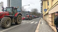 Protestní jízda zemědělců přek Krajským úřadem Libereckého kraje 8. února 2024