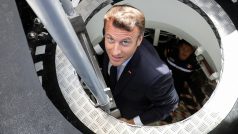 Francouzský prezident Emmanuel Macron po prohlídce jaderné ponorky Suffren