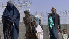 Obyvatelé Afghánistánu opouští zemi po převzetí moci Tálibánem