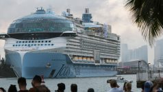 Největší loď světa Ikona moří v Miami