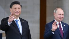 Čínsky prezident Si Ťin-pching a ruský prezident Vladimir Putin (archivní foto)