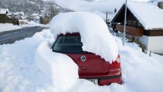 Lidé na jihu a západě Rakouska čelí přívalům sněhu