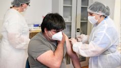 Očkovaní Slováci se vyhnou zpřísněným hygienickým opatřením