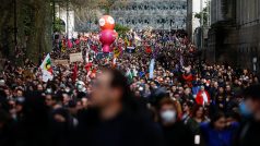 Demonstrace a stávky s pokračují s přestávkami už od ledna 2023